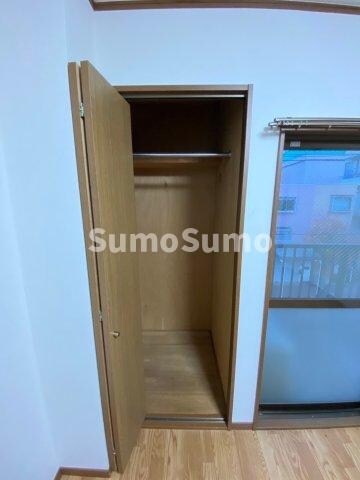 物件内観写真8　(たっぷりとした収納スペースです)