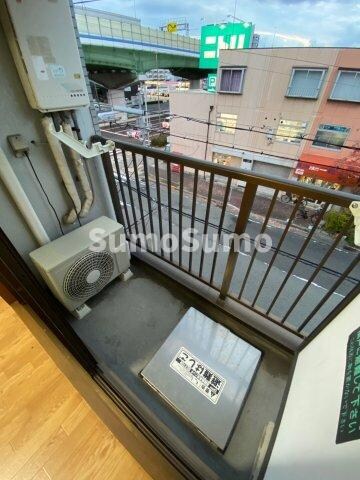 物件内観写真16　(バルコニーからの眺めを楽しみながら食事をしませんか)