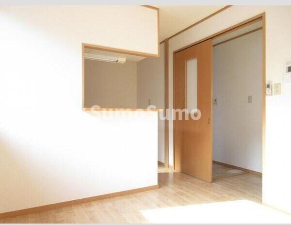 物件内観写真2　(居間です)