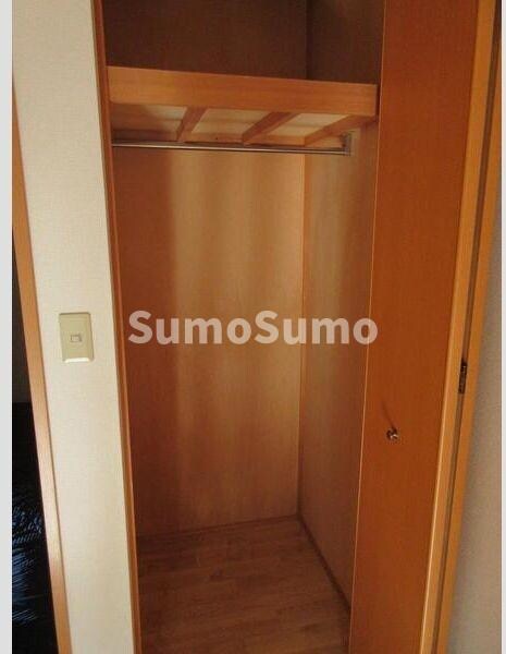 物件内観写真10　(小物を収納するのに便利です)