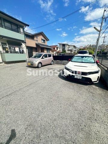 物件外観写真2　(駐車場があります)
