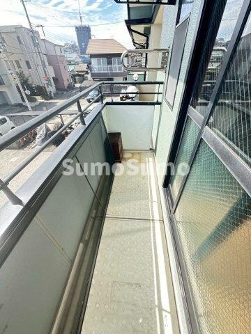 物件内観写真13　(お洗濯にも便利なバルコニー付き)