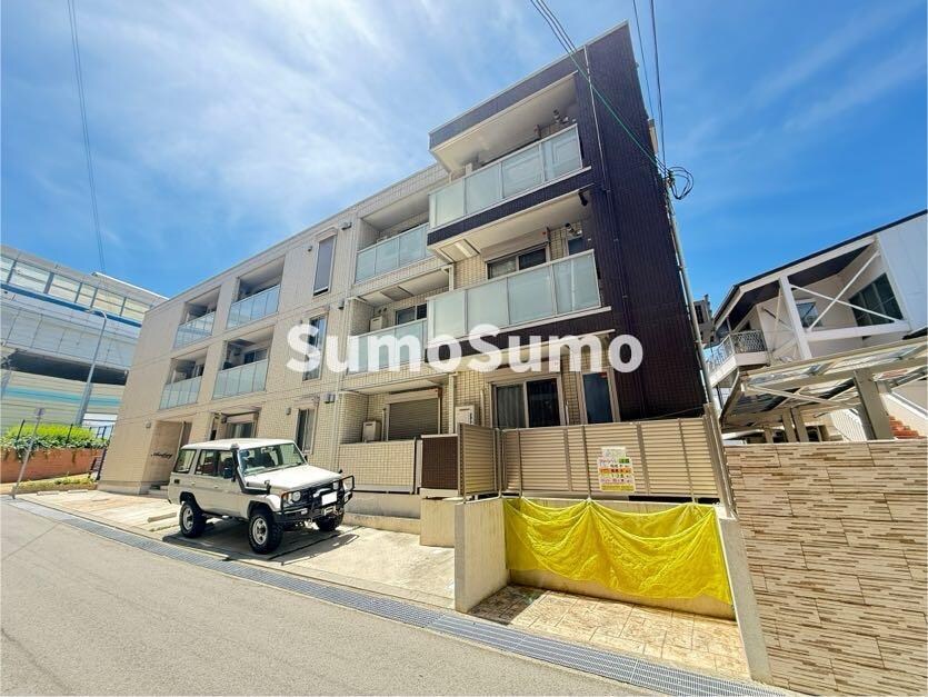 物件外観写真1　(外観もきれいです)