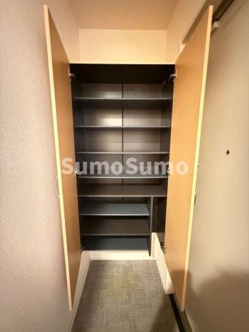 物件内観写真23　(小物を収納するのに便利です)