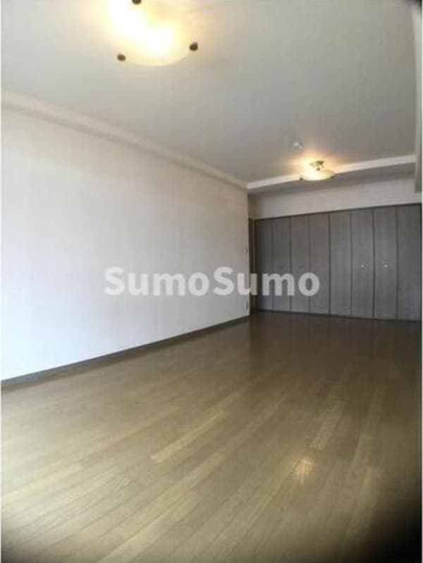 居室(ゆったり過ごせる居間です)