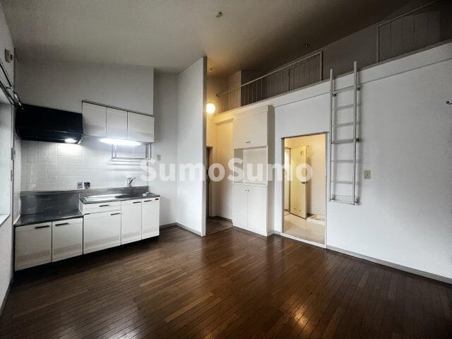 物件内観写真15　(ゆったり過ごせる居間です)