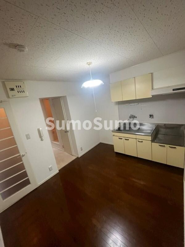 物件内観写真4　(リビングです)