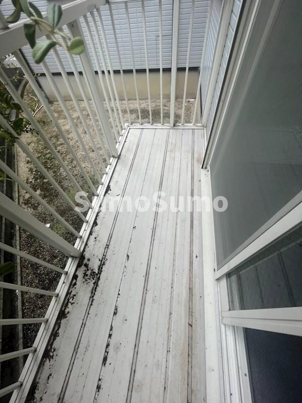 物件内観写真8　(暖かな日差しのふりそそぐバルコニー)