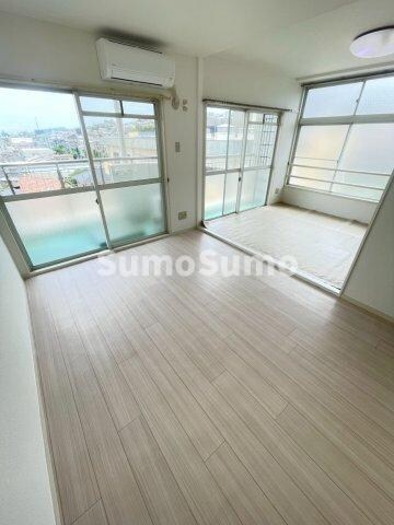 物件内観写真6　(使いやすいリビングです)