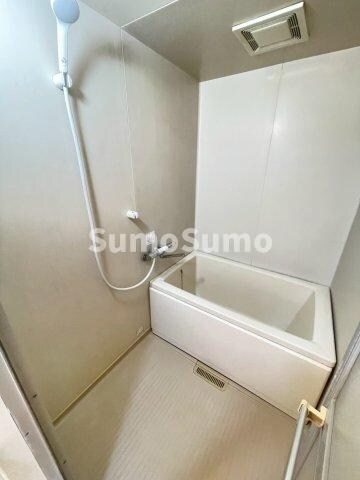 物件内観写真10　(日々の疲れを癒すお風呂付です)