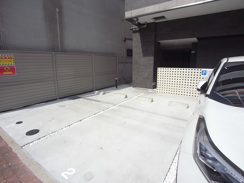 物件外観写真4　(カースペースがあります)