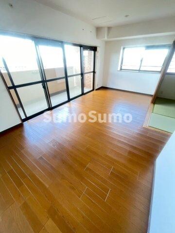 物件内観写真5　(リビングです)