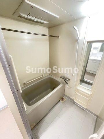 物件内観写真9　(日々の疲れを癒すお風呂付です)