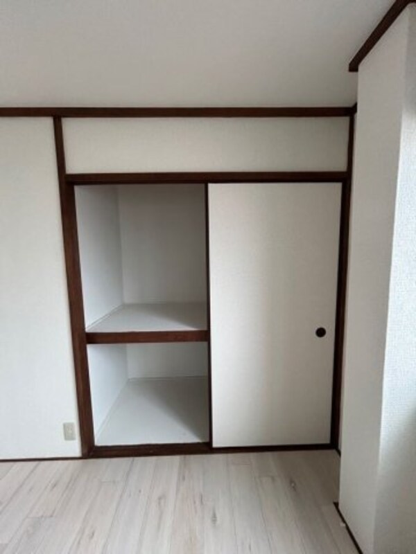 収納(小物を収納するのに便利です)