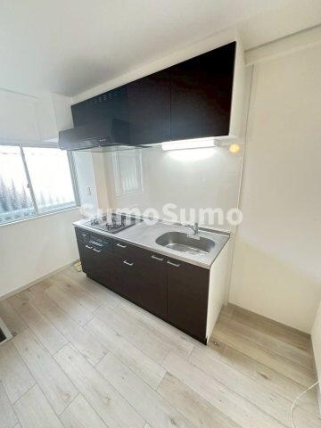 物件内観写真5　(コンパクトなキッチンで掃除もラクラク)