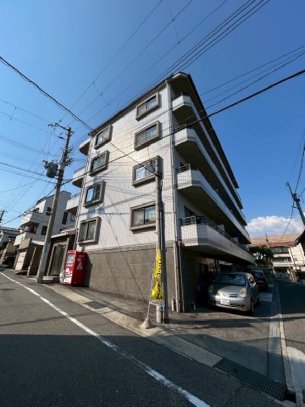 外観(落ち着いた雰囲気の外観です)