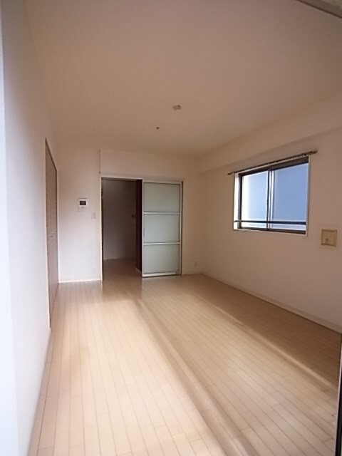 物件内観写真8　(落ち着いて過ごせるお部屋なので、寝室にいかがでしょうか)