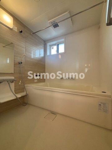 物件内観写真10　(日々の疲れを癒すお風呂付です)