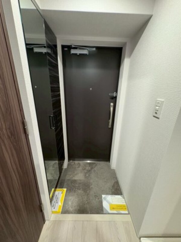 玄関(毎日通る玄関はこちらです)