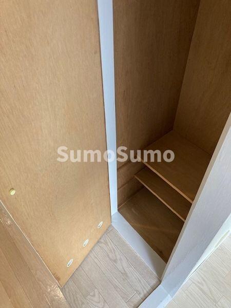 物件内観写真12　(ちょっとした収納スペースも充実しています)