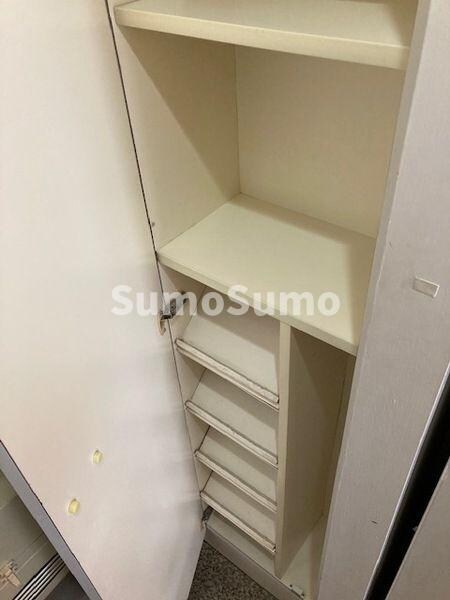 物件内観写真16　(たっぷりとした収納スペースです)