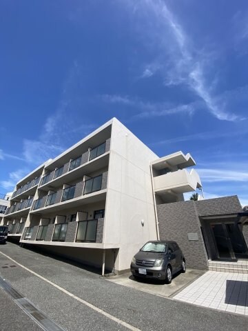 物件外観写真1　(外観パースです)