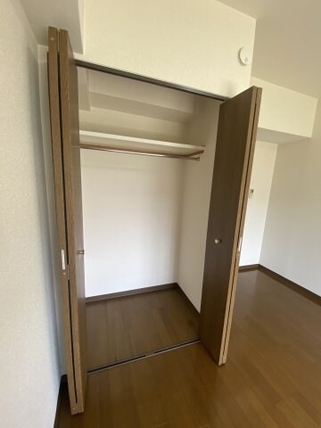 物件内観写真11　(収納スペース豊富です)