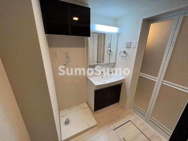 物件内観写真8　(コンパクトで使いやすい洗面所)