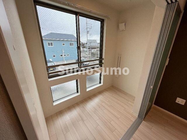 物件内観写真11　(落ち着いた時間を過ごせるバルコニーです)