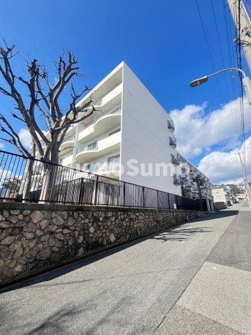 物件外観写真6　(エントランスです)