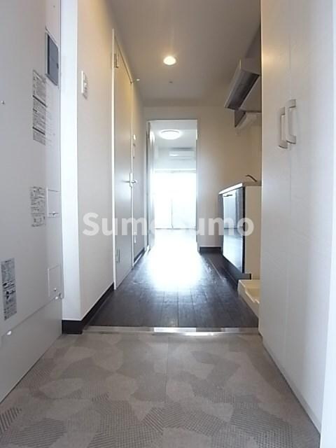 物件内観写真5　(落ち着いた玄関です)