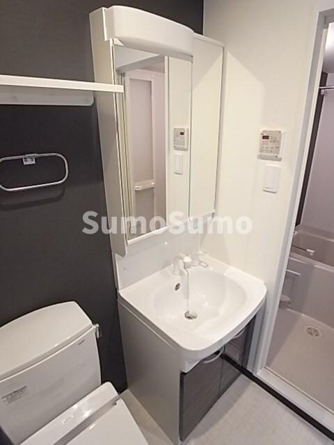 物件内観写真12　(コンパクトで使いやすい洗面所)