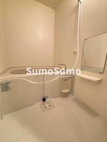 物件内観写真9　(落ち着いた空間のお風呂です)