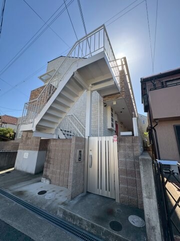 物件外観写真1　(外観もきれいです)