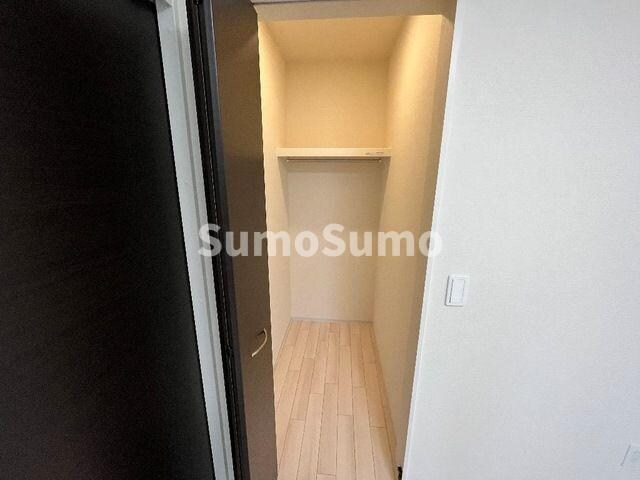 物件内観写真10　(便利な収納スペースです)