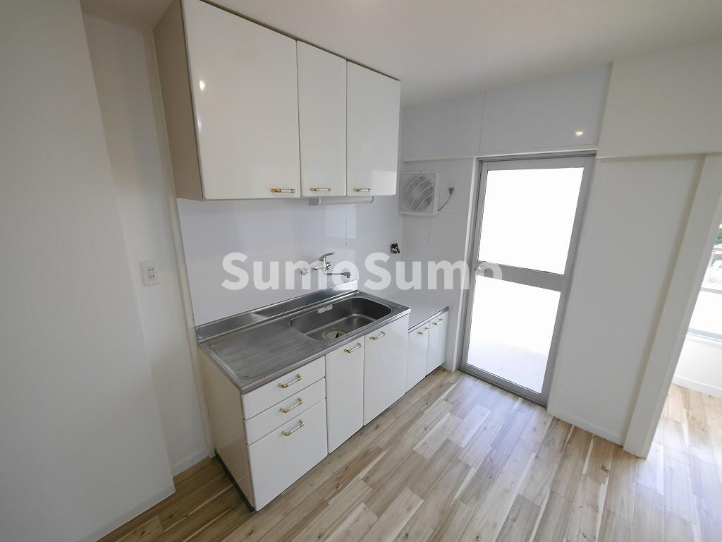 物件内観写真3　(キッチンでお料理をお楽しみください)