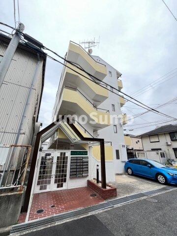 物件外観写真2　(落ち着いた雰囲気の外観です)