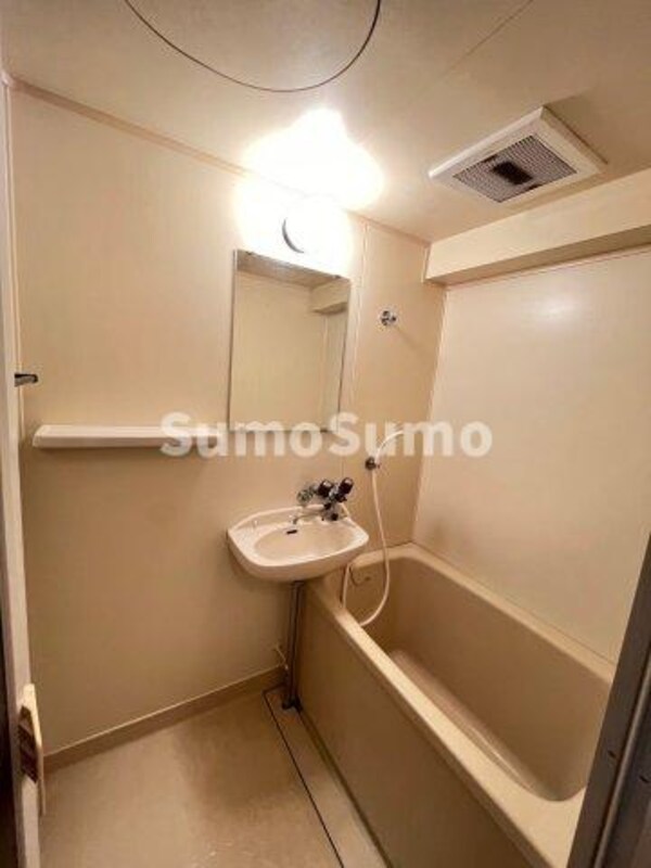 浴室(落ち着いた空間のお風呂です)