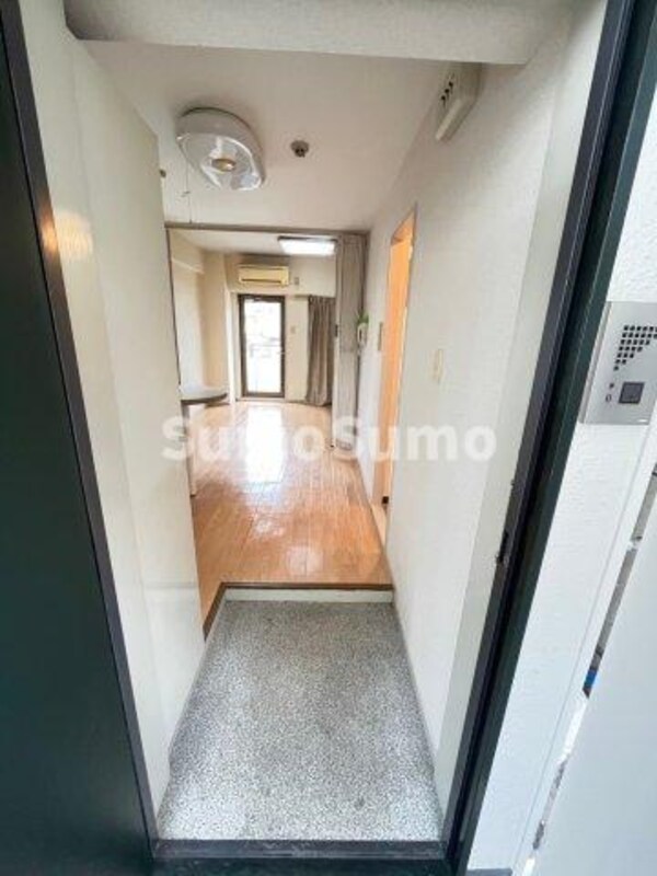 玄関(明るい玄関です)