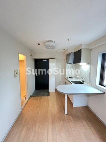 物件内観写真25　(おしゃれな居間です)