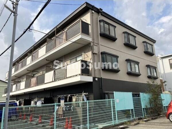 物件外観写真1　(外観もきれいです)