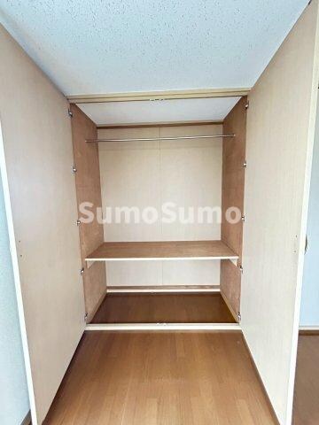 物件内観写真9　(収納スペース豊富です)