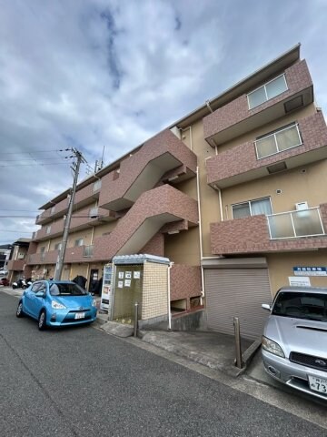 物件外観写真1　(外観もきれいです)