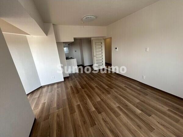 物件内観写真2　(使いやすいリビングです)