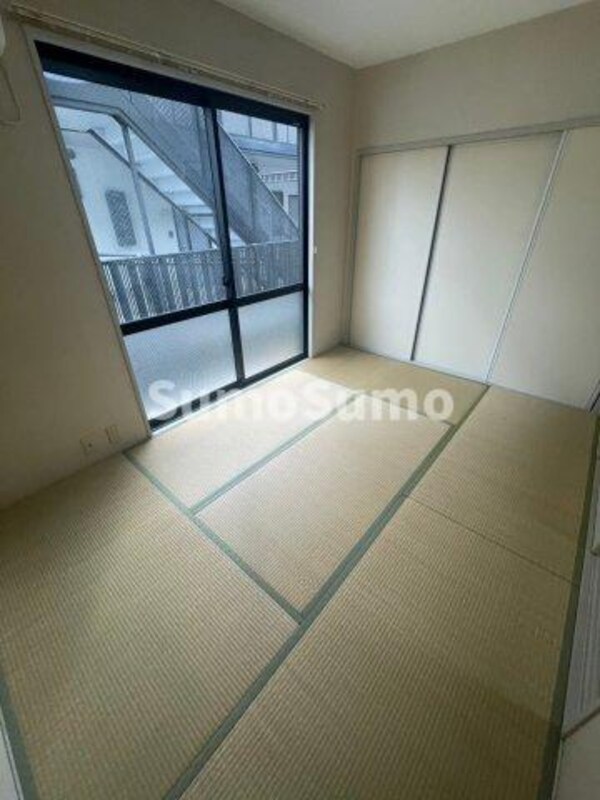 和室(和室があると落ち着いた雰囲気になりますね)