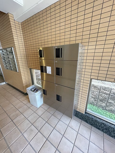 物件外観写真2　(宅配ボックス完備♪)