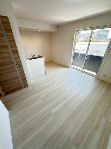 物件内観写真7　(ゆったり過ごせる居間です)