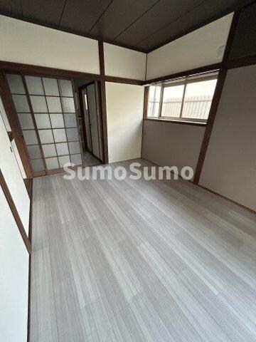 物件内観写真4　(使いやすいリビングです)