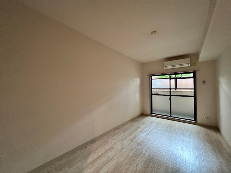 物件内観写真4　(リビングです)