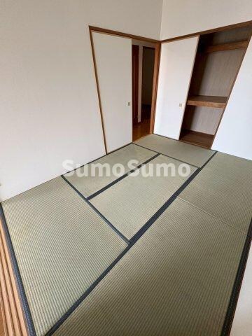 物件内観写真4　(落ち着いた雰囲気の和室付きです)